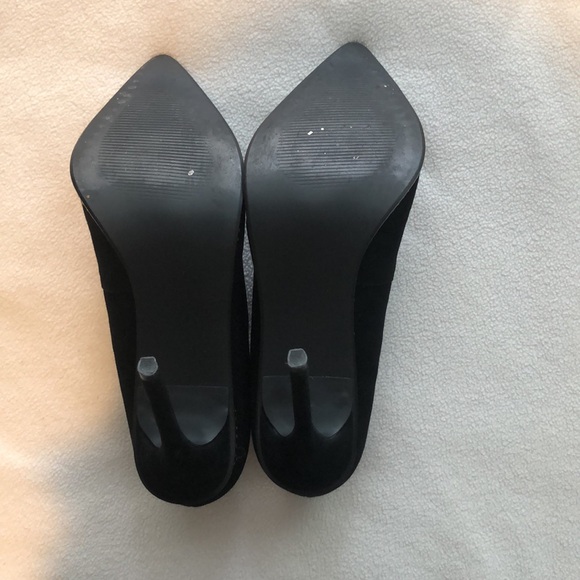 Steve Madden Suede Black Studded Pumps - Picture 3 of 3